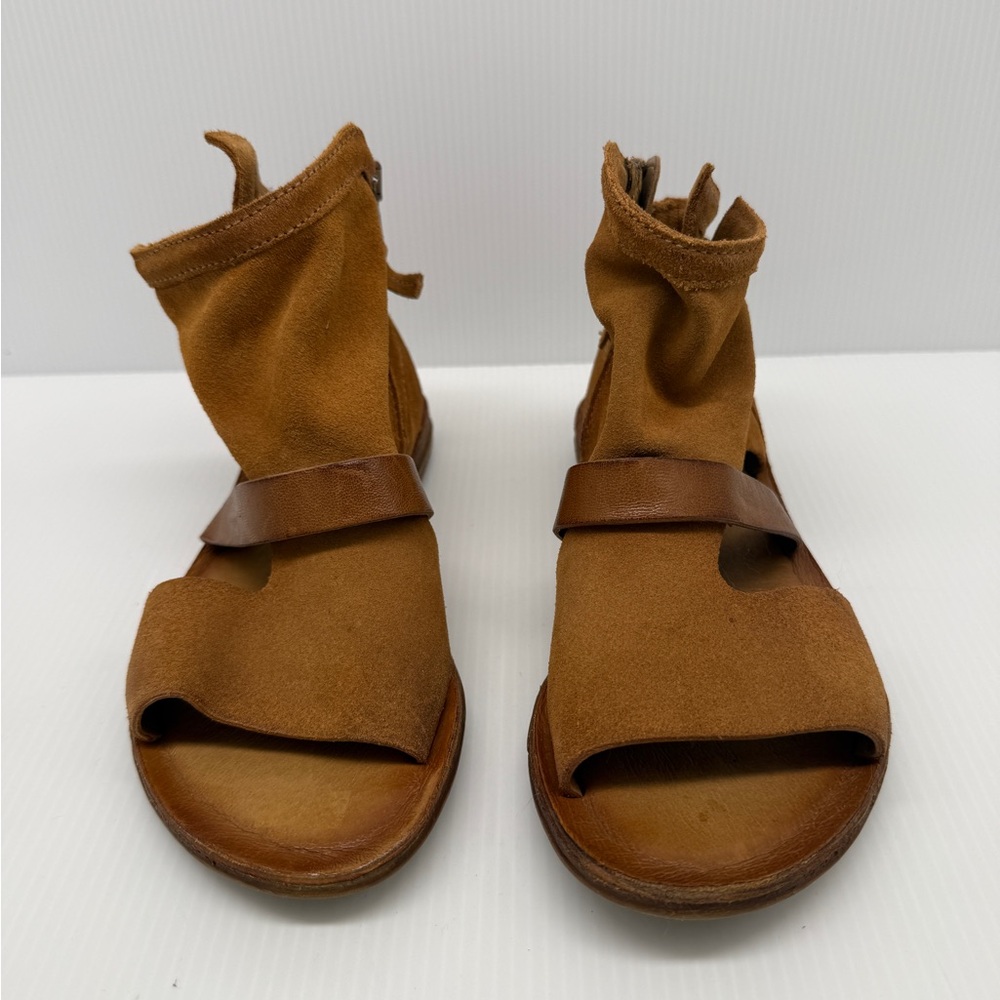 Miz Mooz Tan Leather Suede Sandals Size 6